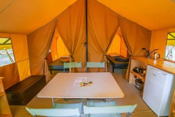Onlycamp Le Petit Bocage Campingplatz Les Essarts (Vendee)